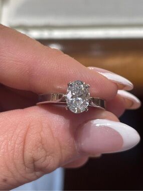 Platinum Ring with a 1.55 ct lab-grown diamond, E colour, VS2 clarity